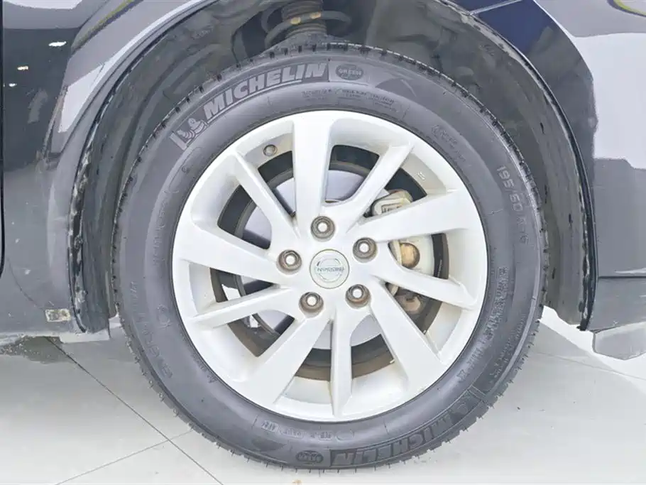 Tiida 1.6 L CVT Cool Motion