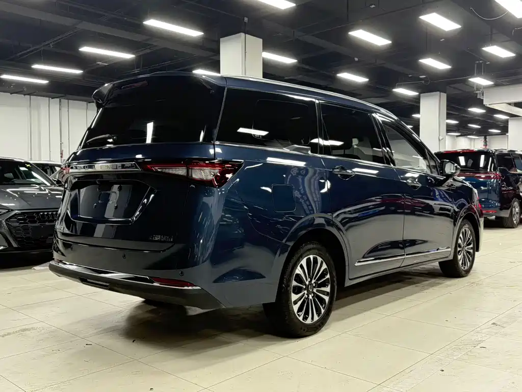 Wuling Jiachen 1.5 T CVT Premium Flagship