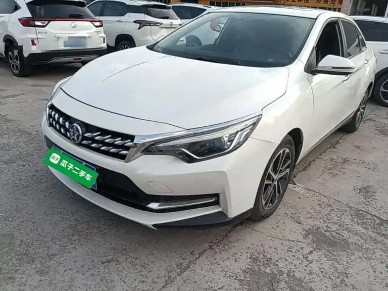 Venucia D60 启辰D60 2019款 十万荣耀 1.6 L XL 手动辰酷版 国VI