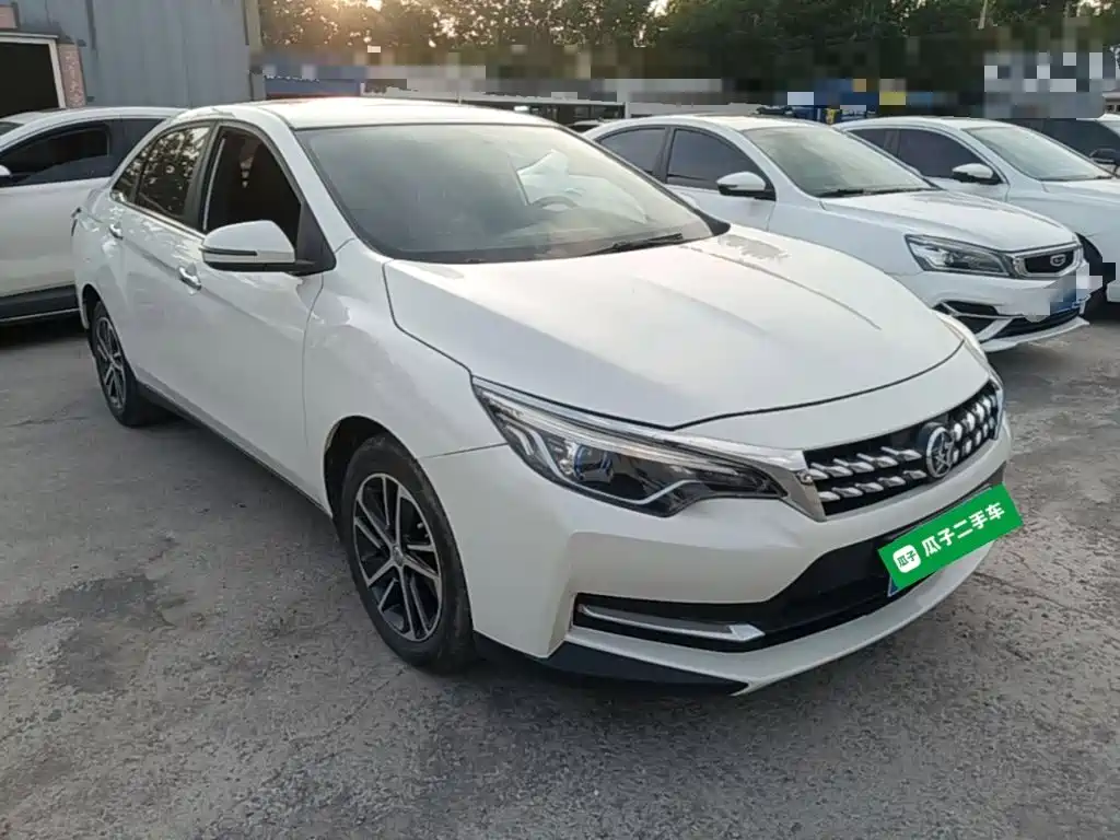 Venucia D60 启辰D60 2019款 十万荣耀 1.6 L XL 手动辰酷版 国VI