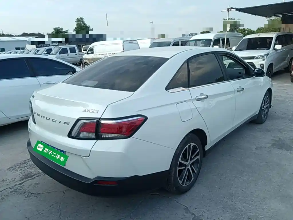 Venucia D60 启辰D60 2019款 十万荣耀 1.6 L XL 手动辰酷版 国VI