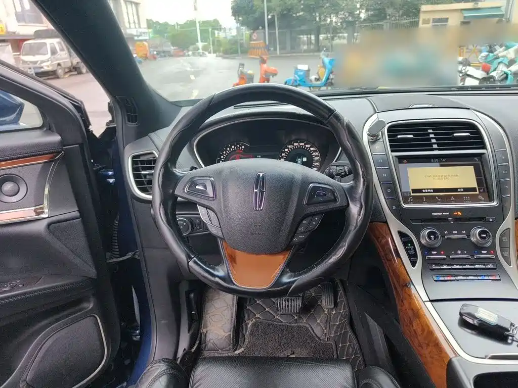 Lincoln MKX 2.7 T 4 WD Honor Shine