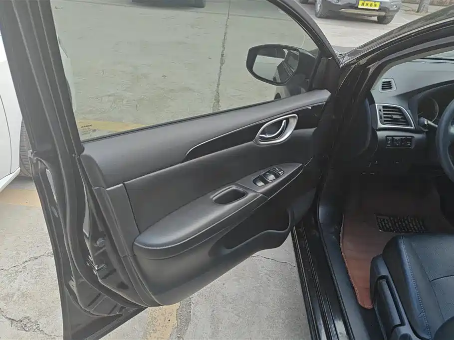 Sylphy 1.6 XV CVT Smart Supreme