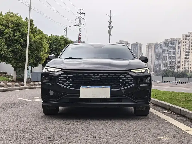 Ford Mondeo EcoBoost 180 Luxury