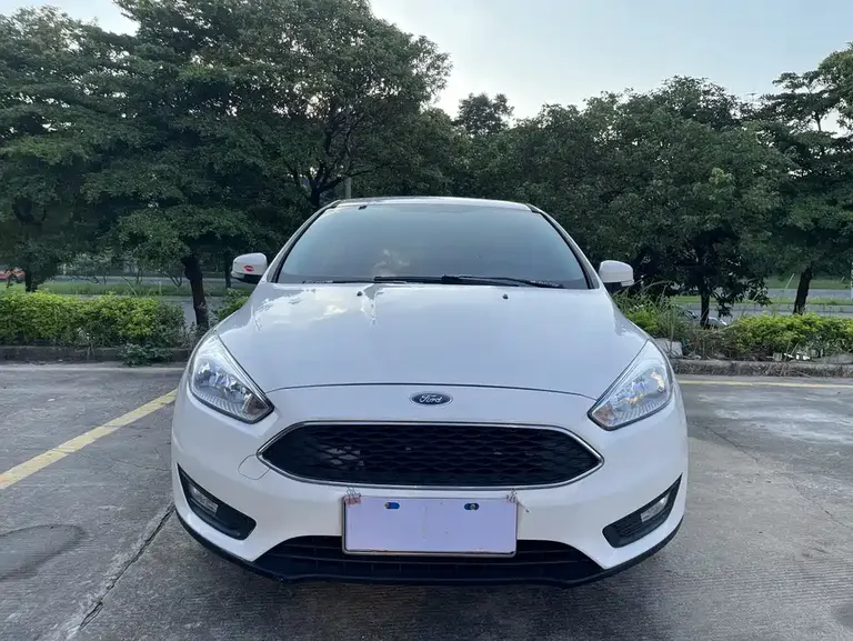 Ford Focus Hatchback 1.6 L Auto Comfort