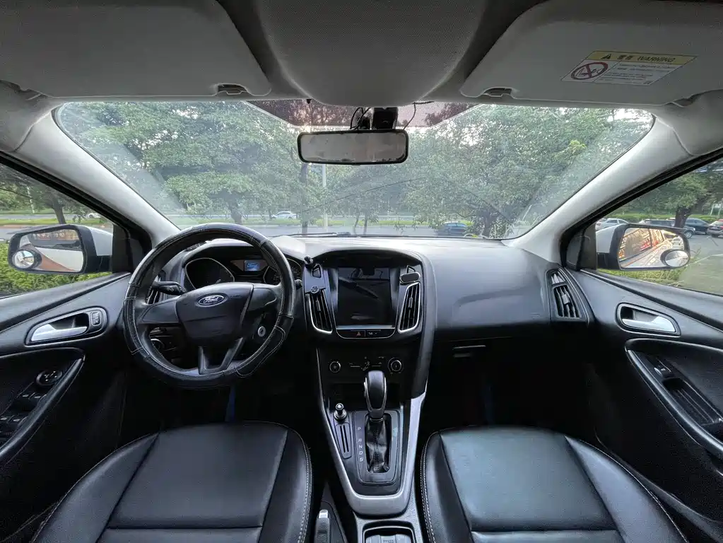 Focus Hatchback 1.6 L Auto Comfort