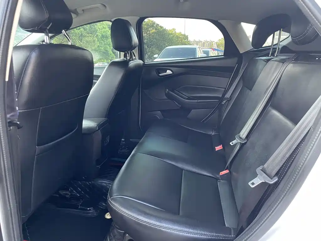 Focus Hatchback 1.6 L Auto Comfort