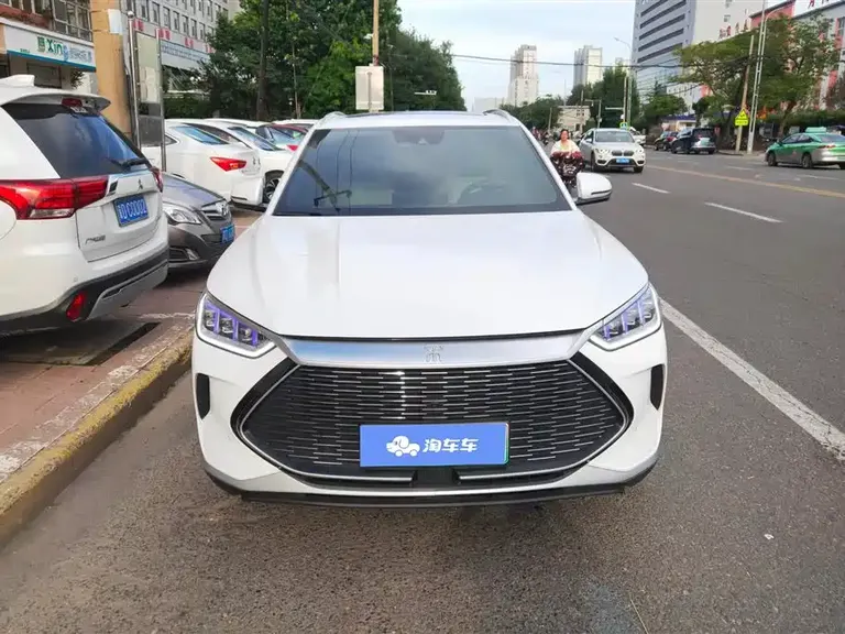 BYD Song PLUS NEV DM-i 51 KM Honored