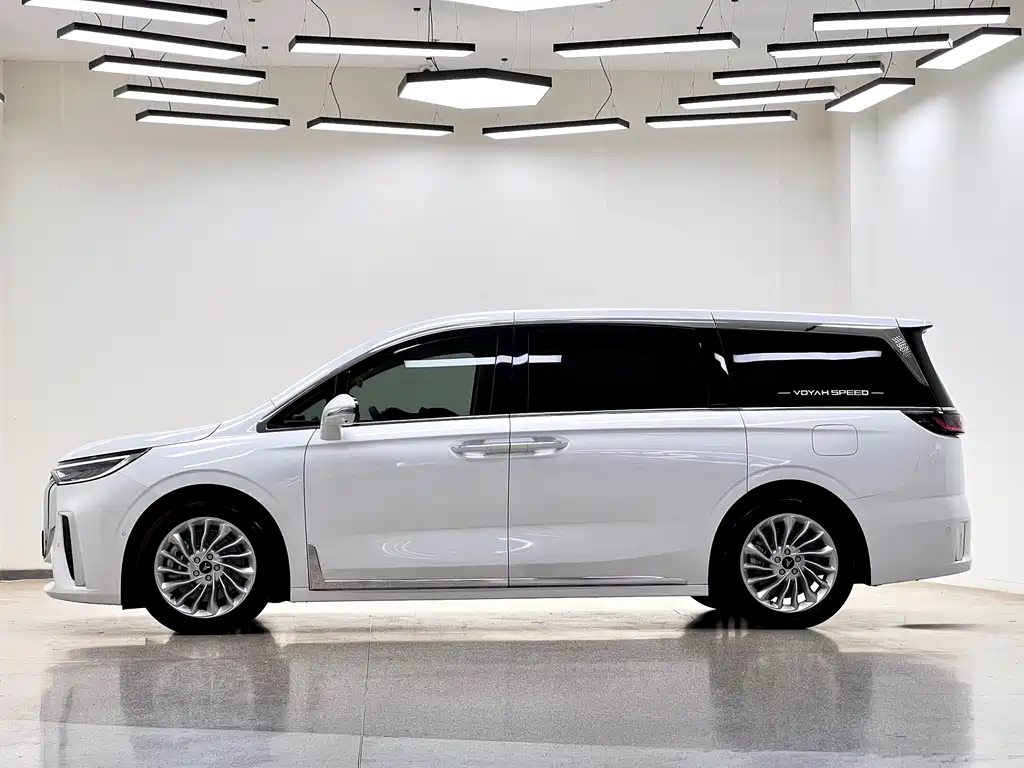 Voyah Dreamer Low Carbon Dream + Smart Drive Package