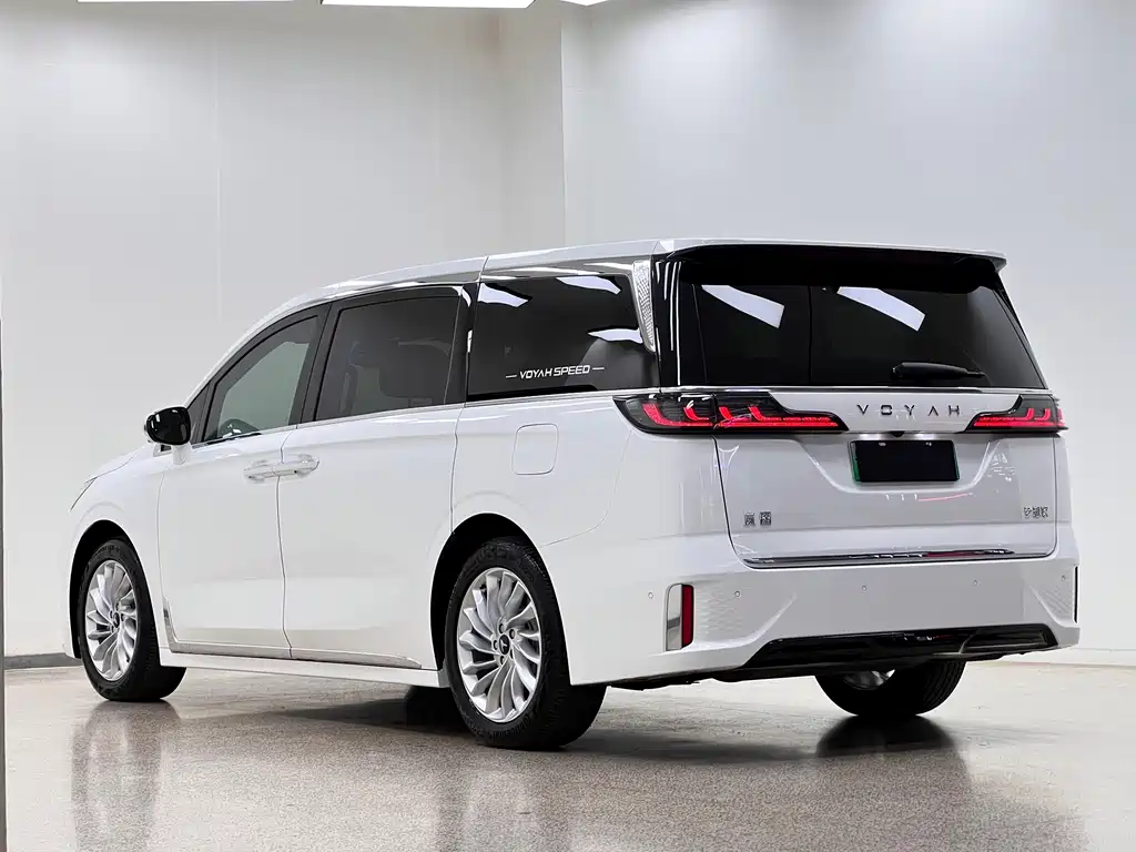 Voyah Dreamer Low Carbon Dream + Smart Drive Package