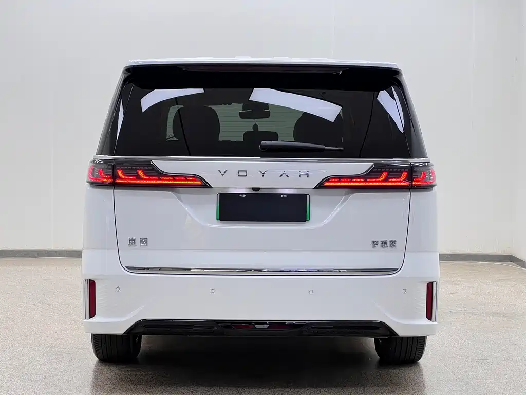 Voyah Dreamer Low Carbon Dream + Smart Drive Package