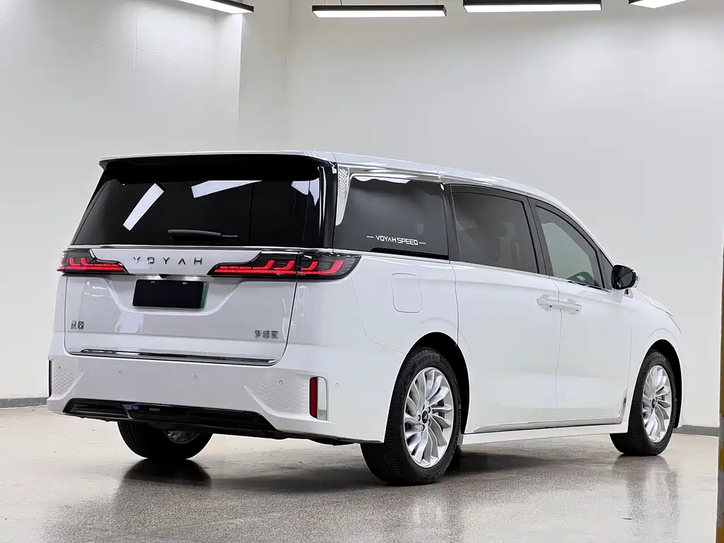 Voyah Dreamer Low Carbon Dream + Smart Drive Package
