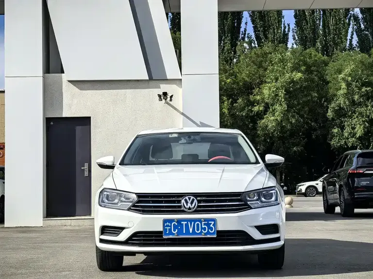 Volkswagen Bora 1.5 L Auto Fashion