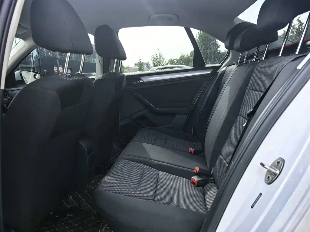 Bora 1.5 L Auto Fashion
