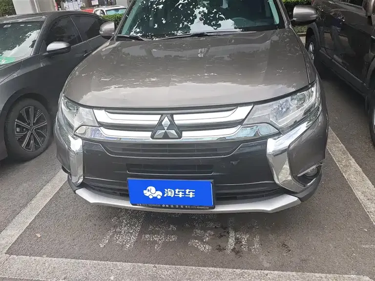 Mitsubishi Outlander 2.0 L 2 WD Glory 5-seat