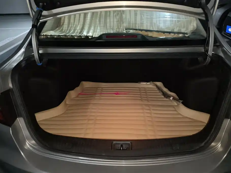 Yuexiang V7 1.6 L Auto Pleasure CN-V