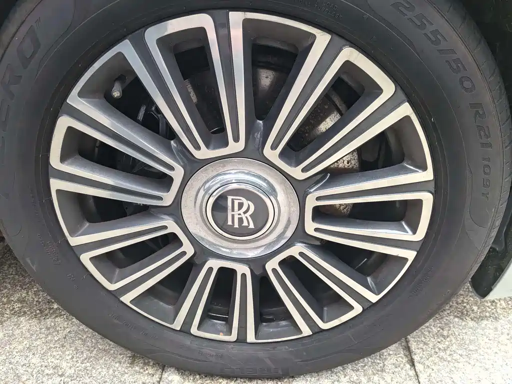 Phantom 6.7 T Standard Wheelbase