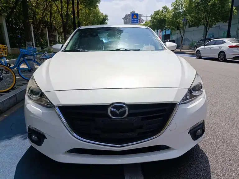 Mazda 3 Axela Sedan 1.5 L Auto Luxury