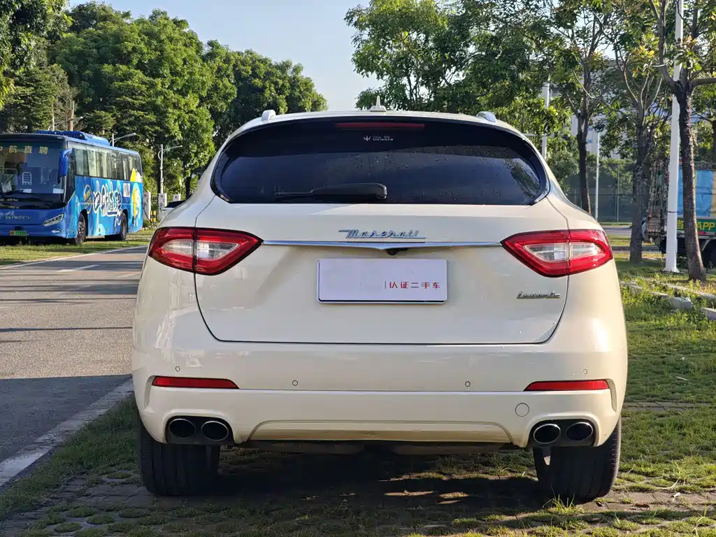 Levante 3.0 T Standard