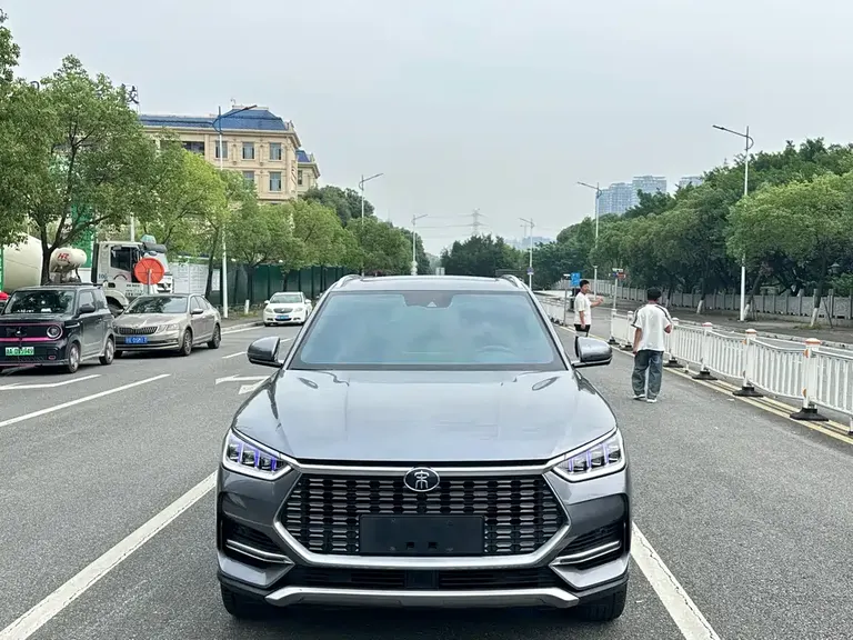 BYD Song PLUS 1.5 T Auto Distinguished