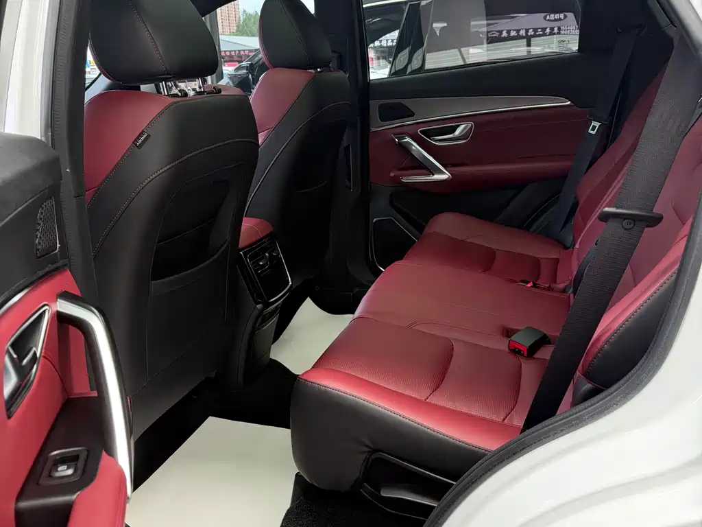 Jetour X70 PLUS Facelift 1.5 T DCT Mountain PRO 5-seat