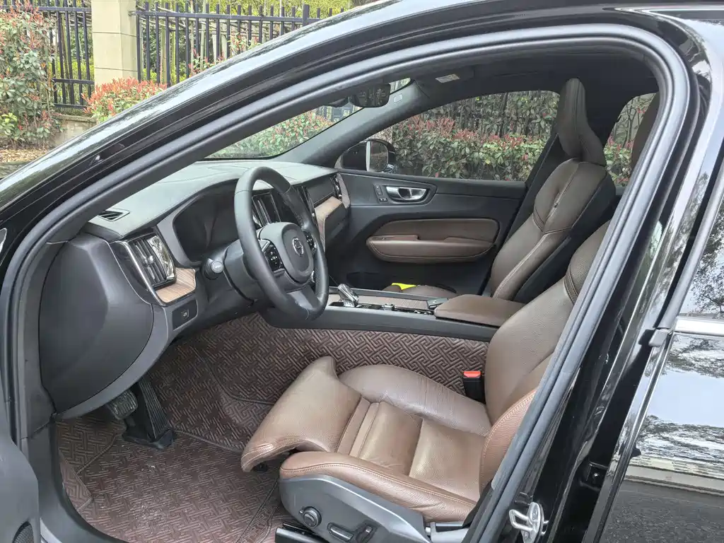 Volvo XC60 B5 4 WD Smart Vision Luxury