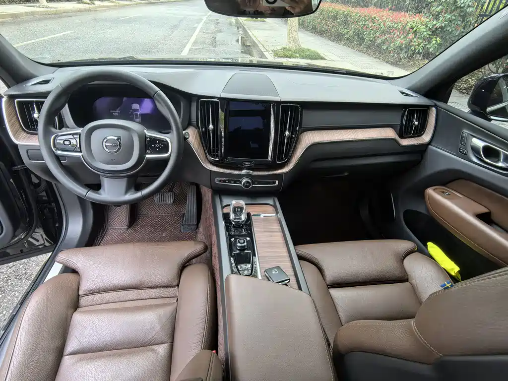 Volvo XC60 B5 4 WD Smart Vision Luxury