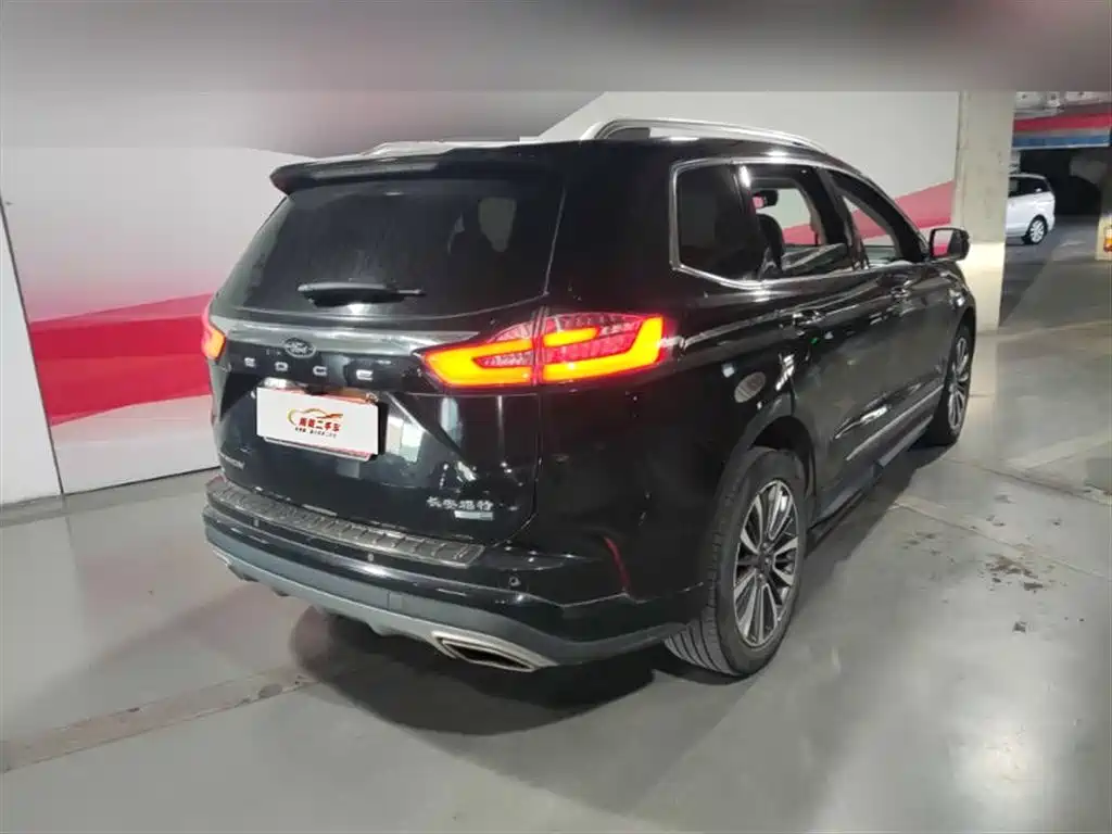 Edge PLUS EcoBoost 245 2 WD Grand Sharp 7-seat