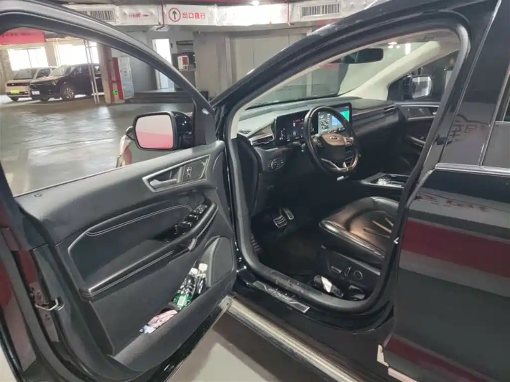 Edge PLUS EcoBoost 245 2 WD Grand Sharp 7-seat