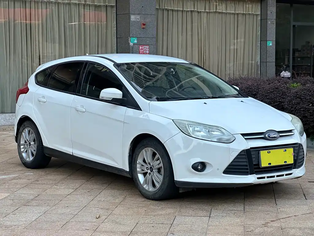 Focus Hatchback 1.6 L Auto Comfort