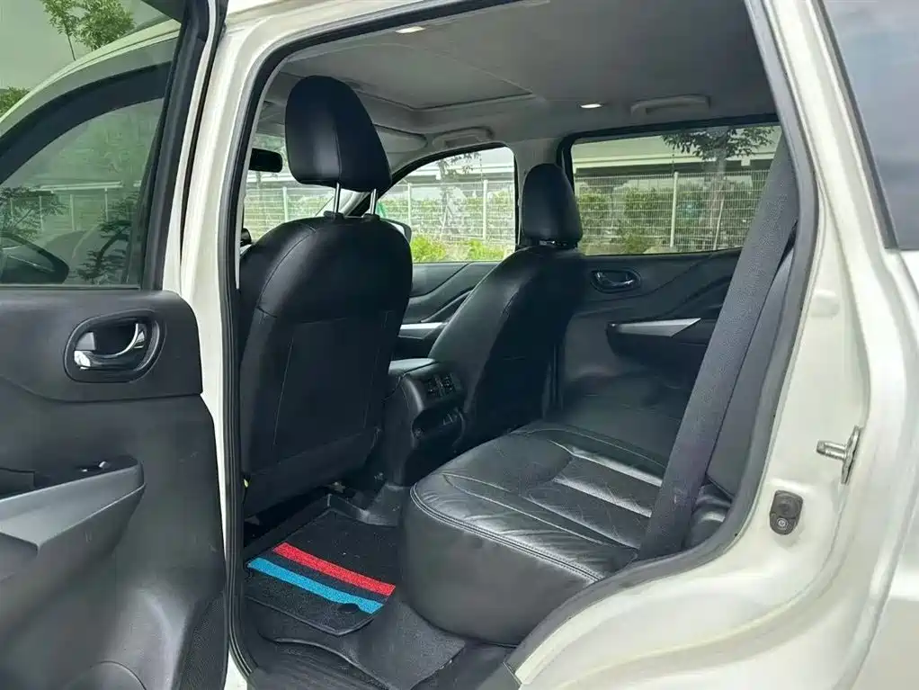 Terra 2.5 L Auto 2 WD Luxury