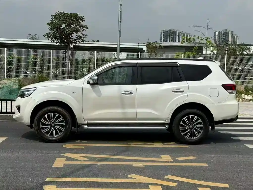 Terra 2.5 L Auto 2 WD Luxury