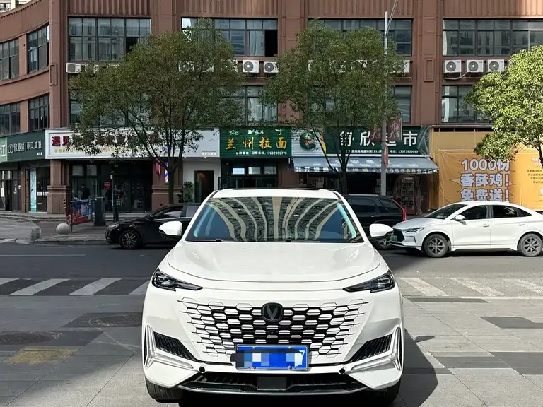 Changan UNI-K 2.0 T 2 WD Joy