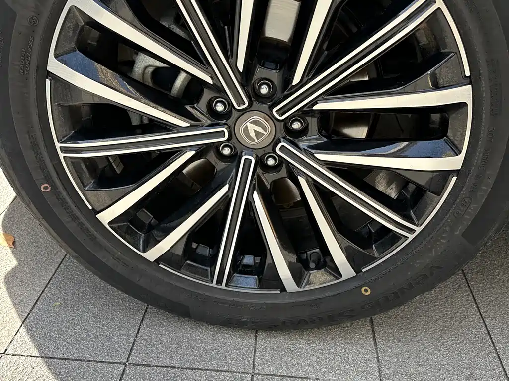 Changan UNI-K 2.0 T 2 WD Joy