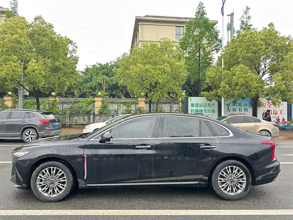 Hongqi H5 2.0 T Auto Connected Flagship Enjoyment