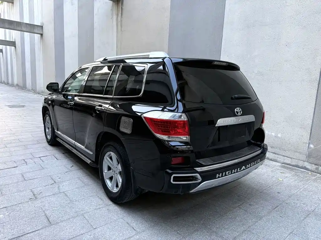 Highlander 2.7 L 2 WD 5-seat Elite
