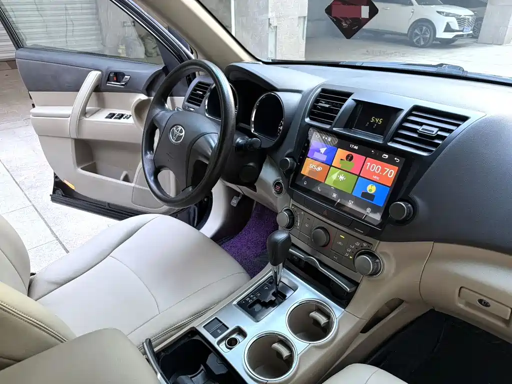 Highlander 2.7 L 2 WD 5-seat Elite