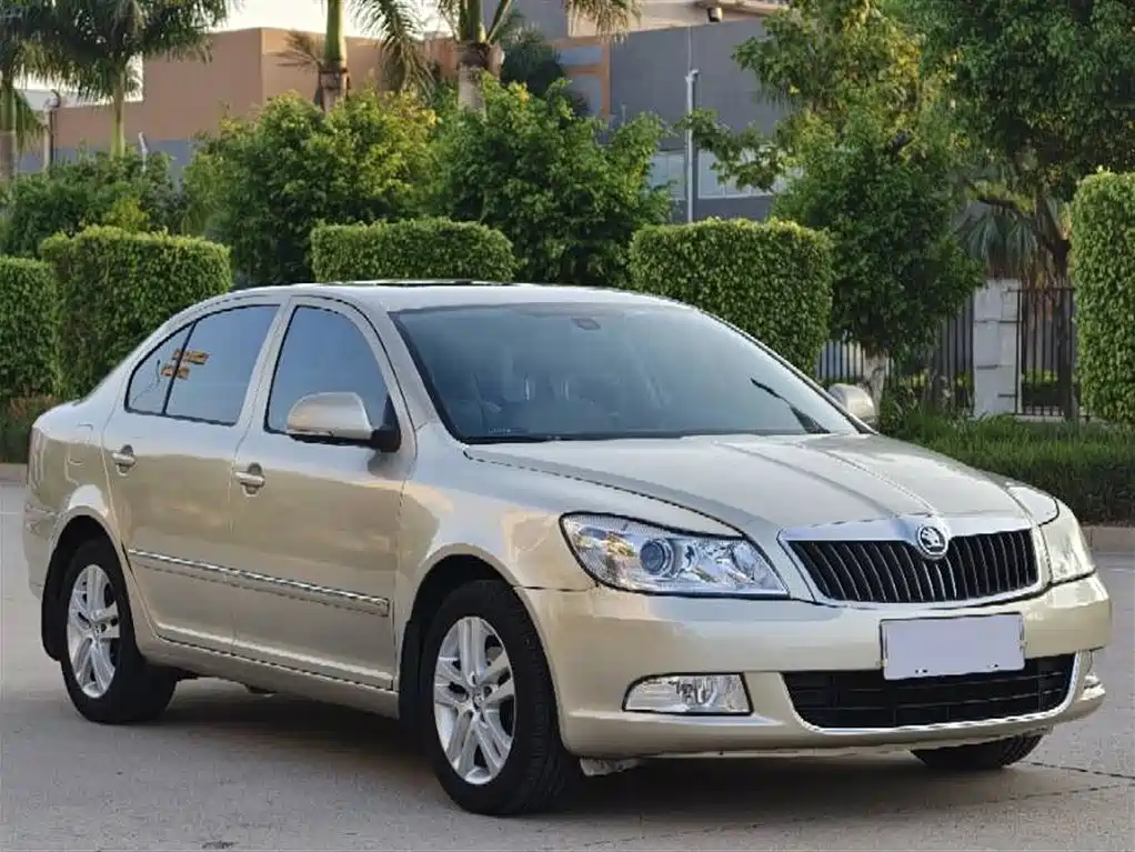 Octavia Classic 1.6 L Auto Yijie