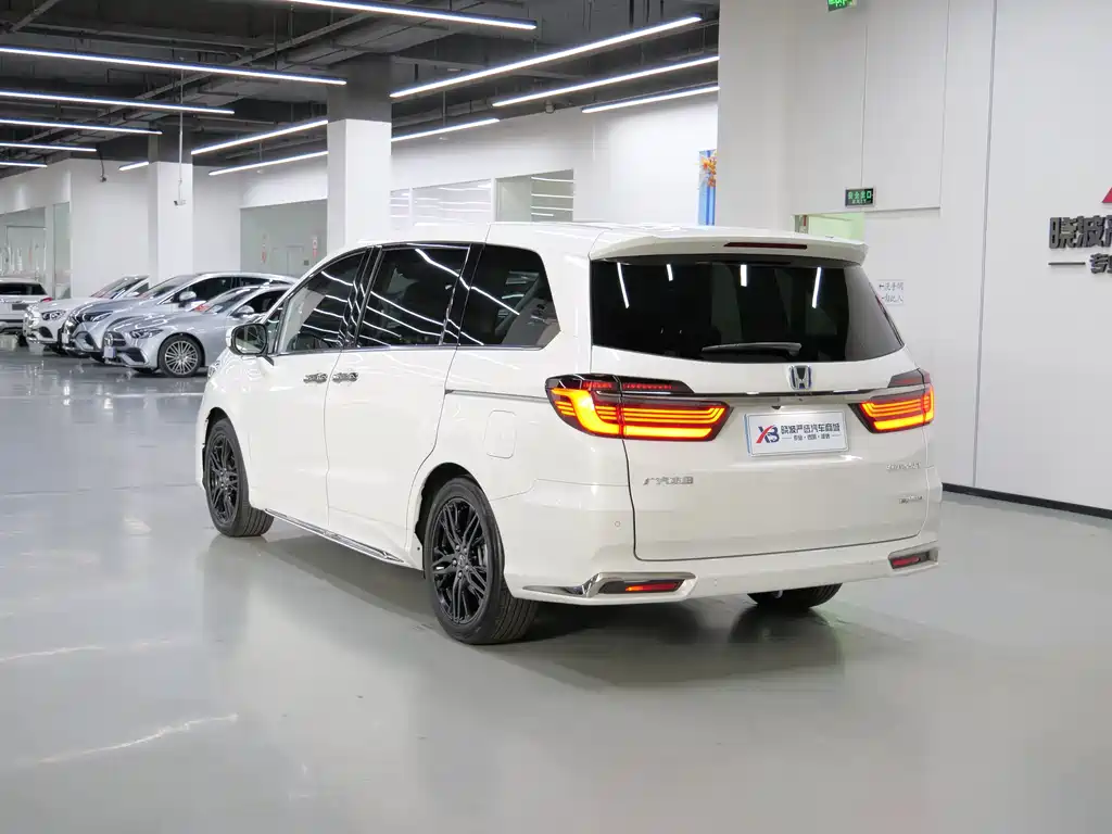 Odyssey 2.0 L e:HEV Sharp· Shine Enjoyment