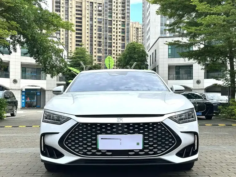 BYD Han DM-i 121 KM Distinguished