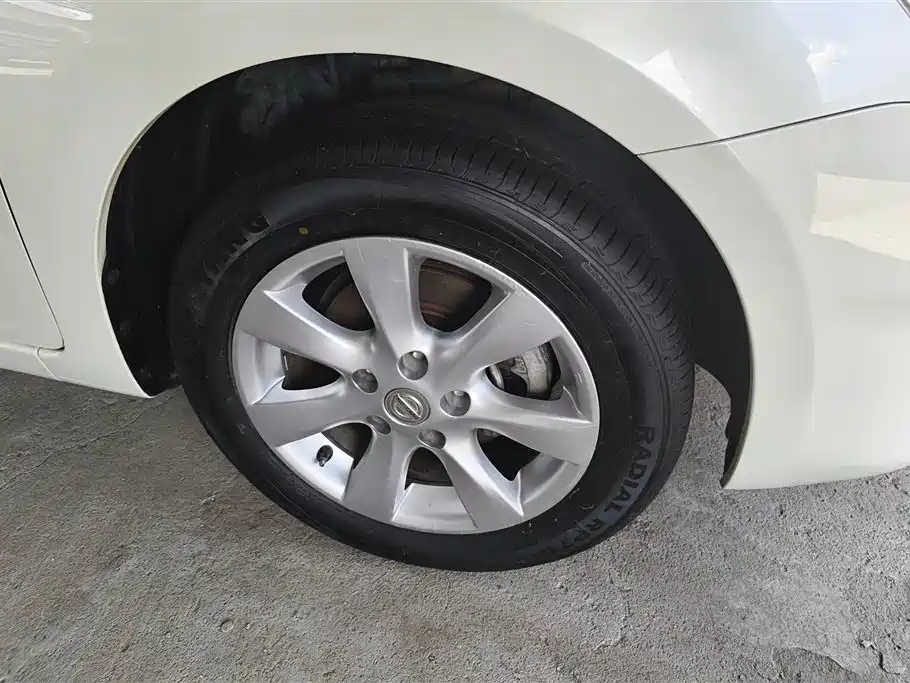 Tiida 1.6 L CVT Cool Cafe