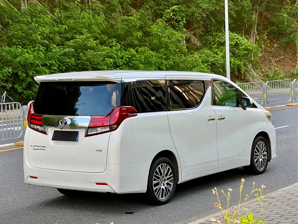 Alphard 3.5 L Distinguished
