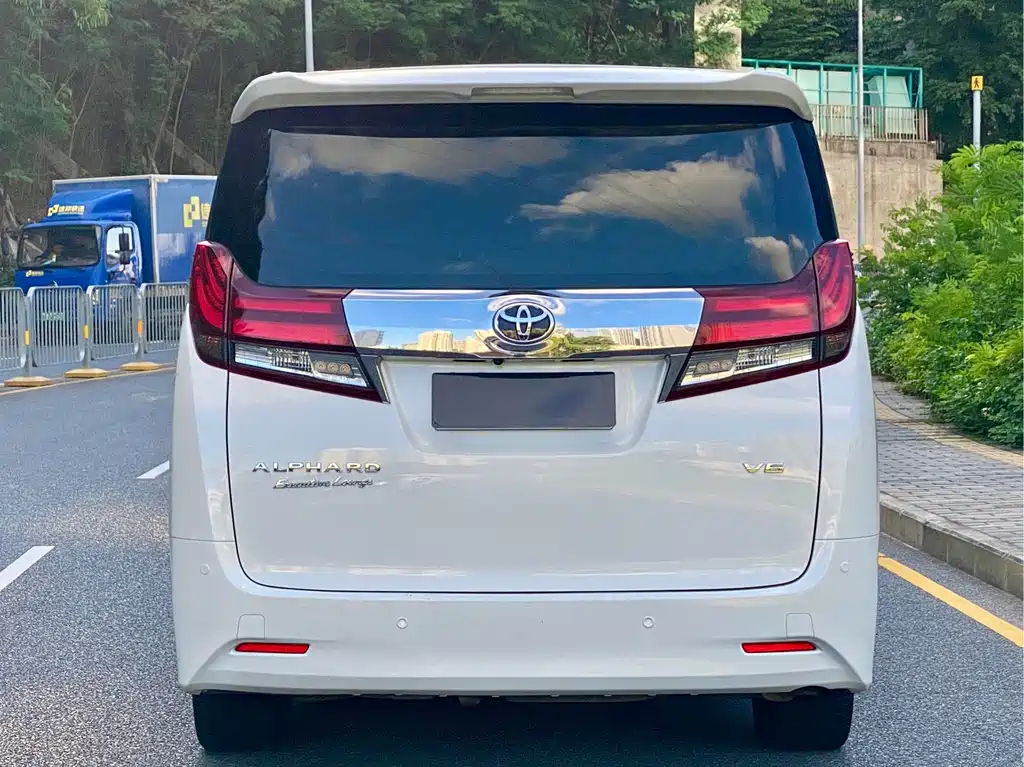Alphard 3.5 L Distinguished