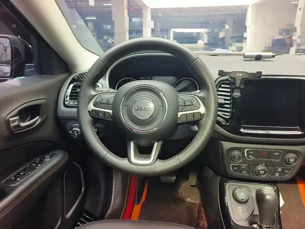Compass 220 T Auto Home Enjoyment 4 WD