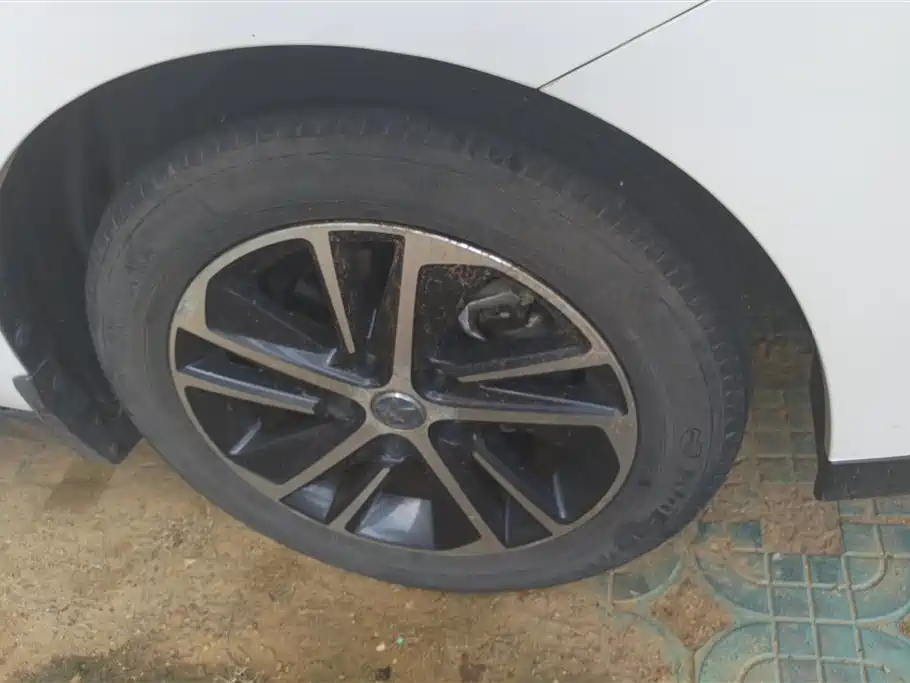 Venucia D60 1.6 L XL CVT Connected Elite