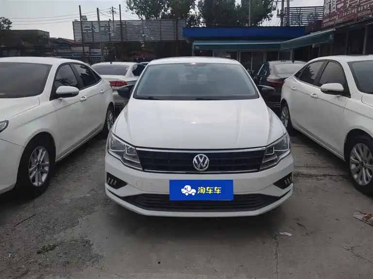 Volkswagen Jetta 1.5 L Auto Fashion