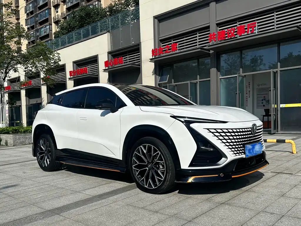 Changan UNI-T 1.5 T Sport Distinguished