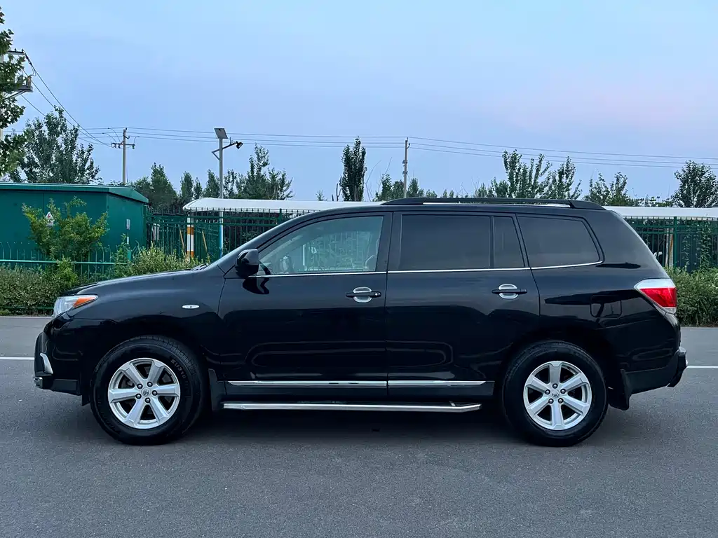 Highlander 2.7 L 2 WD 5-seat Elite