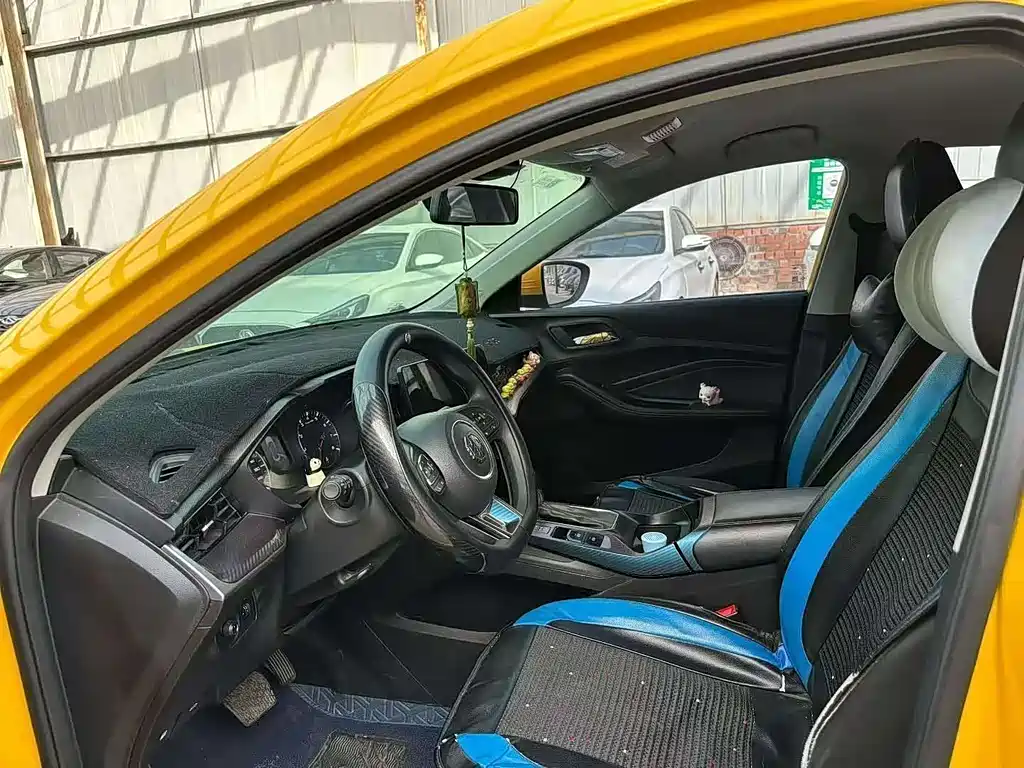 MG5 180 DVVT CVT Youth Style