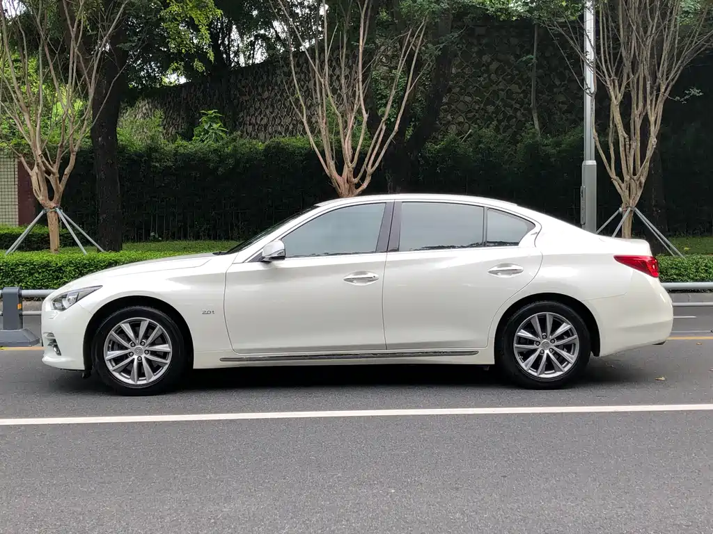 Infiniti Q50 L 2.0 T Joy